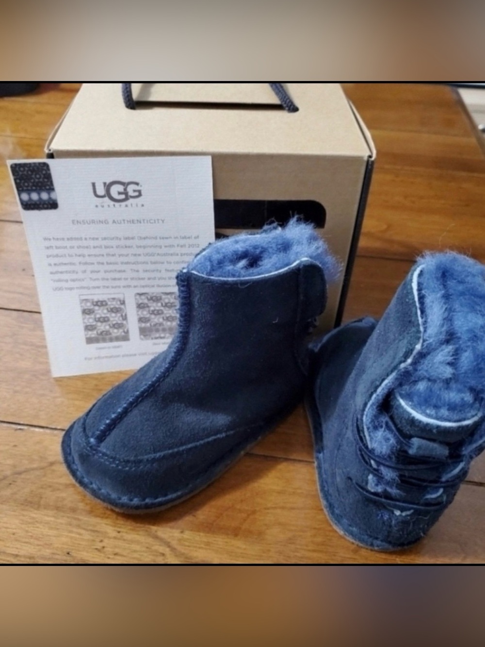 UGG NIB Boo Baby Booties Navy Infant Unisex